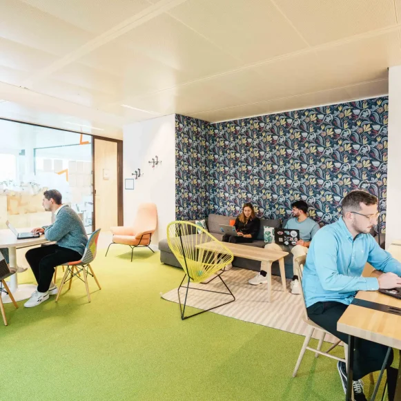 Bureau privé 13 m² 4 postes Coworking Rue des Cuirassiers Lyon 69003 - photo 6