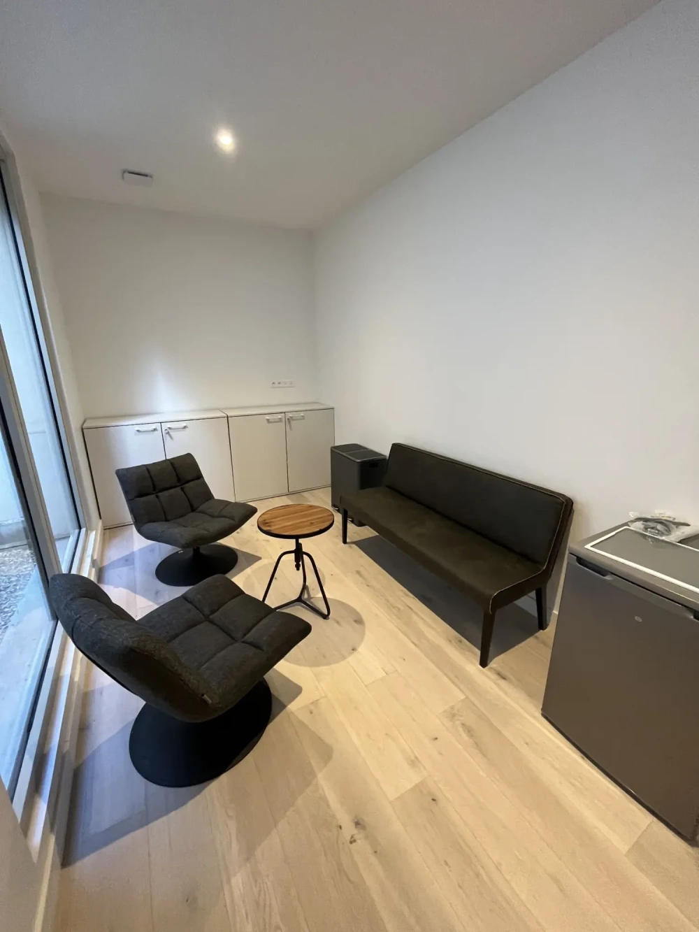 Espace indépendant - 59800 - 16 postes - 6000€