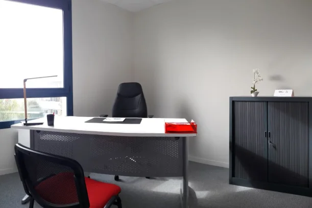 Bureau privé - 72000 - 1 poste - 660€