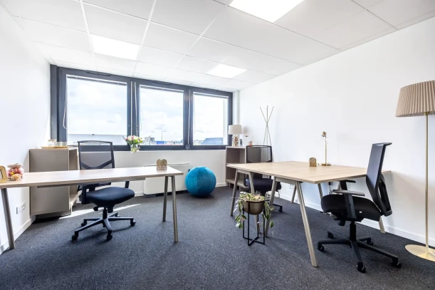 Bureau privé - 72650 - 3 postes - 934€