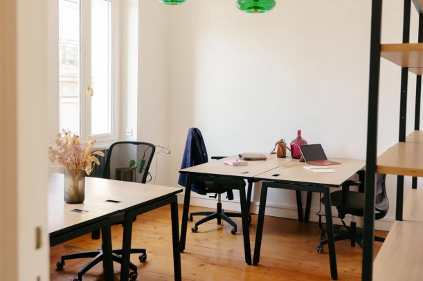 Bureau privé - 33000 - 4 postes - 1800€