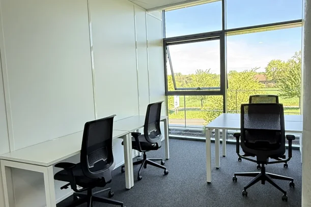 Bureau privé - 01000 - 4 postes - 1171€