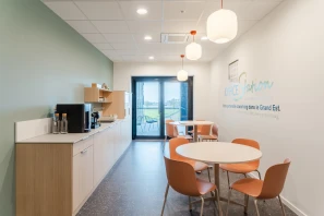 Open Space - 67300 - 8 postes - 200€