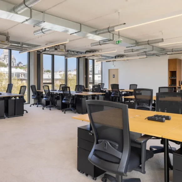 Bureau privé 31 m² 9 postes Coworking Avenue Trudaine Paris 75009 - photo 2