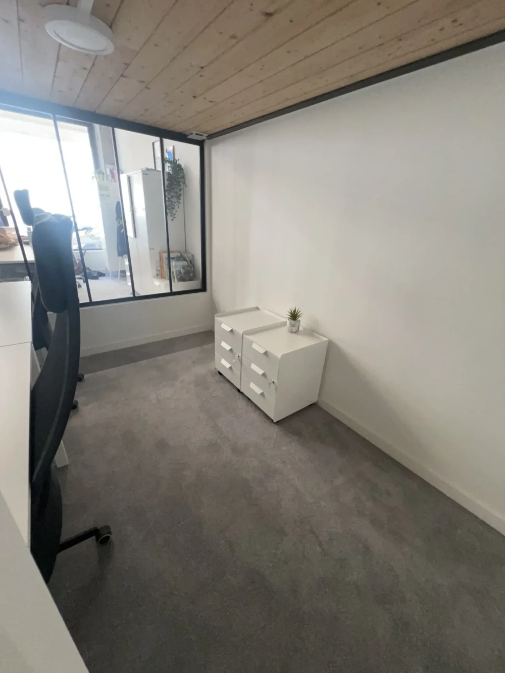 Bureau privé - 69001 - 2 postes - 800€