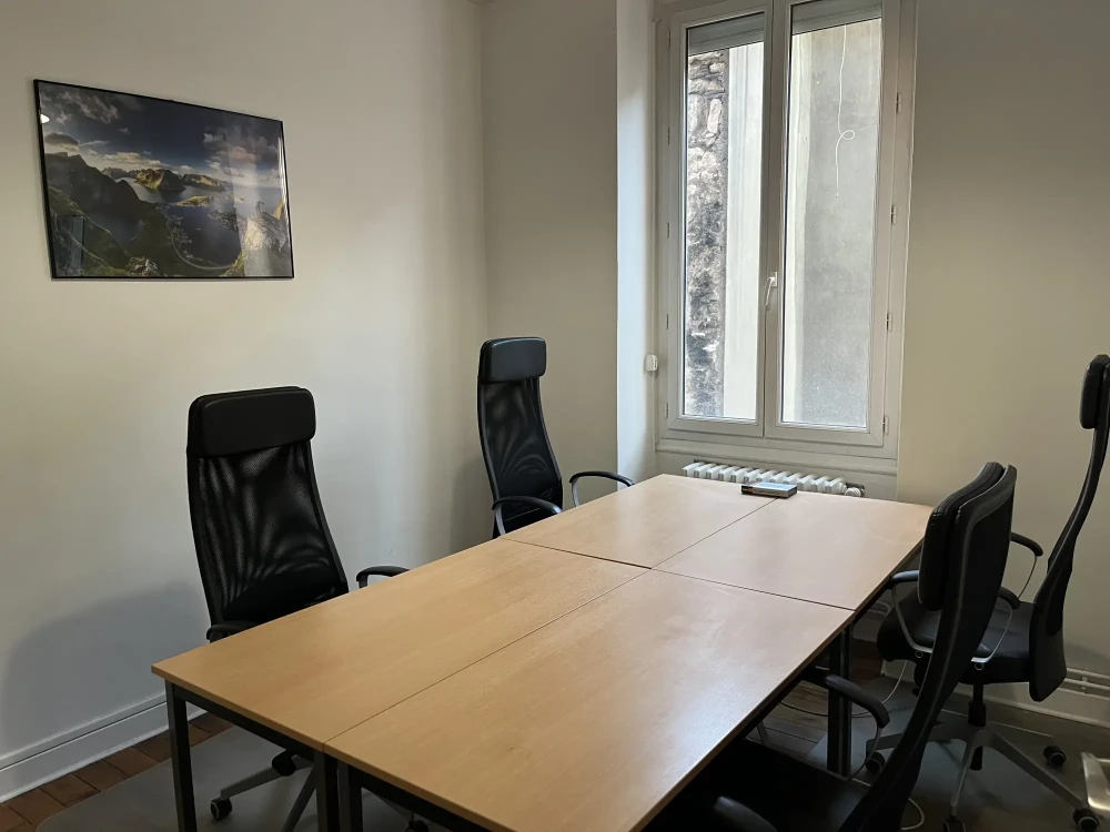 Bureau privé - 38000 - 10 postes - 1600€