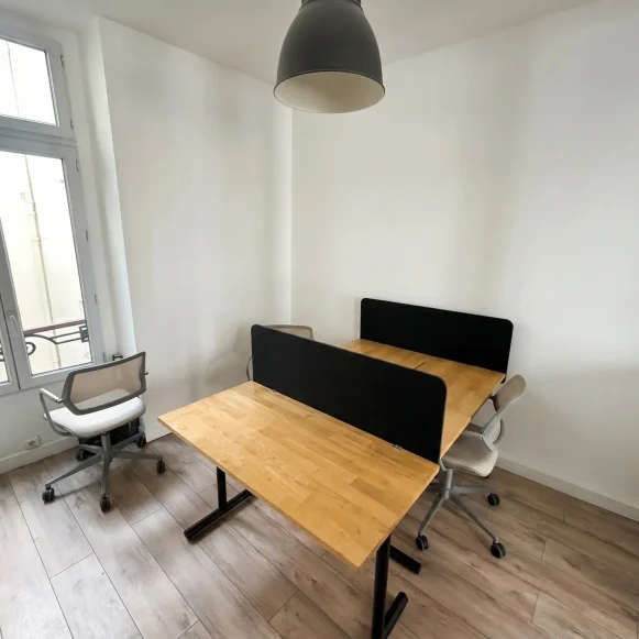 Bureau privé 30 m² 8 postes Location bureau Rue Saint Denis Paris 75002 - photo 6
