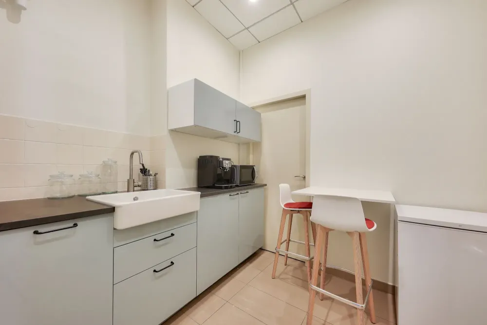 Espace indépendant - 69001 - 6 postes - 3300€