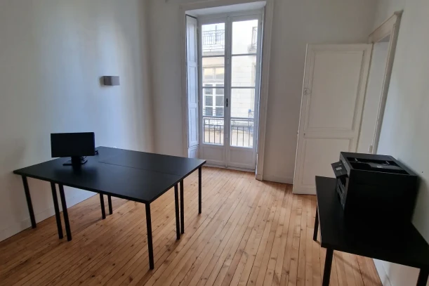 Bureau privé - 44000 - 4 postes - 1200€