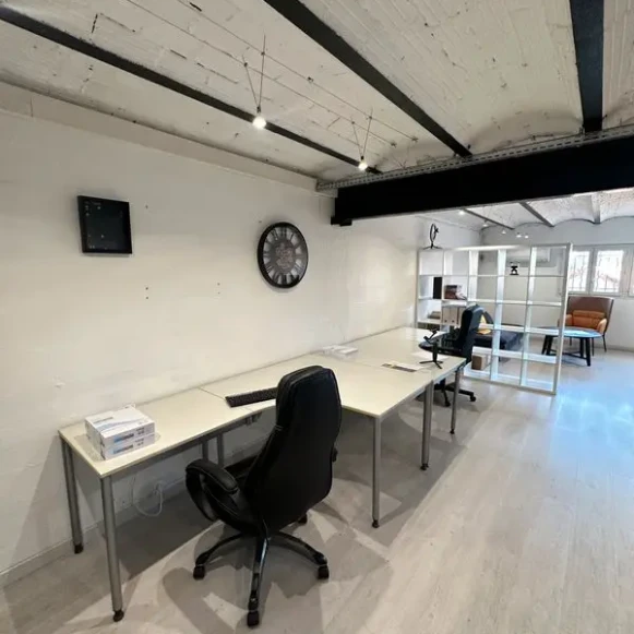 Bureau privé 36 m² 6 postes Coworking Avenue de Saint-Antoine Marseille 13015 - photo 2