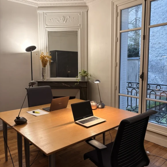 Bureau privé 14 m² 3 postes Location bureau Avenue Moderne Paris 75019 - photo 1