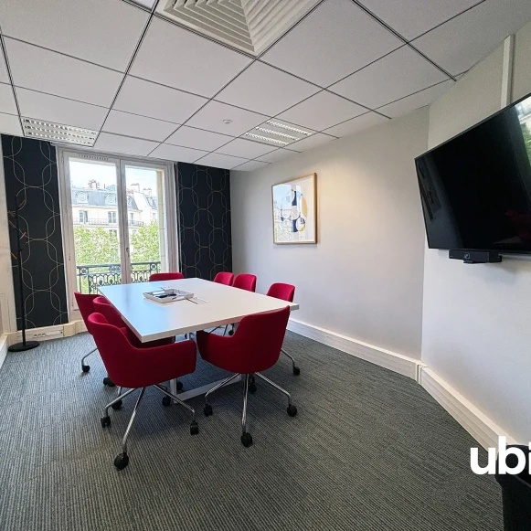 Bureau privé 14 m² 3 postes Location bureau Rue Pasquier Paris 75008 - photo 3