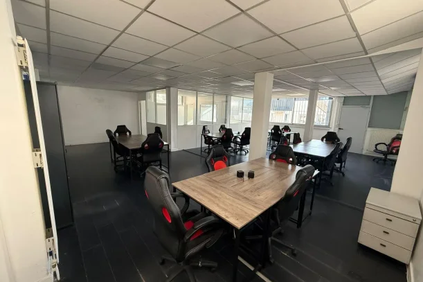 Bureau privé - 93100 - 20 postes - 3000€