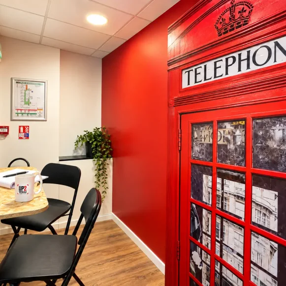Bureau privé 15 m² 3 postes Location bureau Place Michelet Tours 37000 - photo 1
