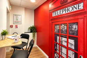 Open Space - 37000 - 8 postes - 250€