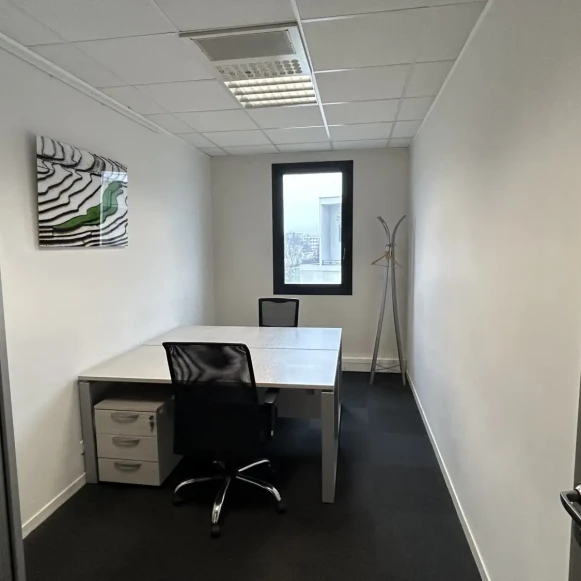 Bureau privé 14 m² 2 postes Coworking Rue André Bollier Lyon 69007 - photo 4