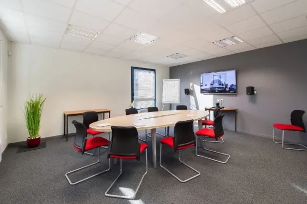 Open Space - 72000 - 1 poste - 245€