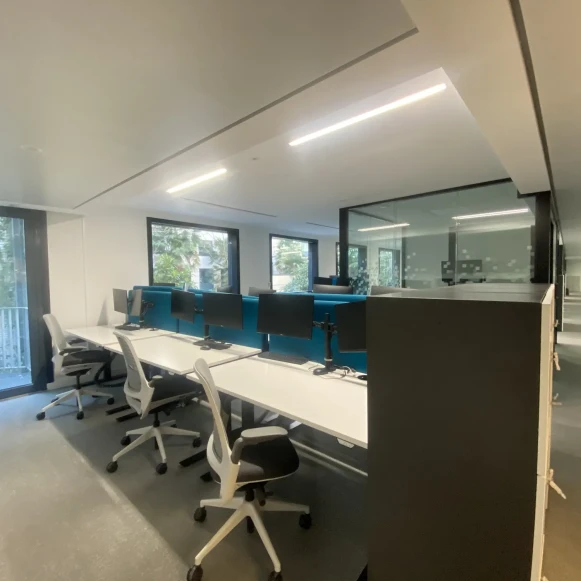 Open Space  30 postes Coworking Avenue de l'Arche Courbevoie 92400 - photo 4