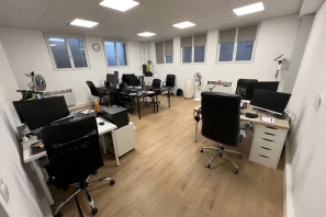Open Space - 94110 - 4 postes - 200€