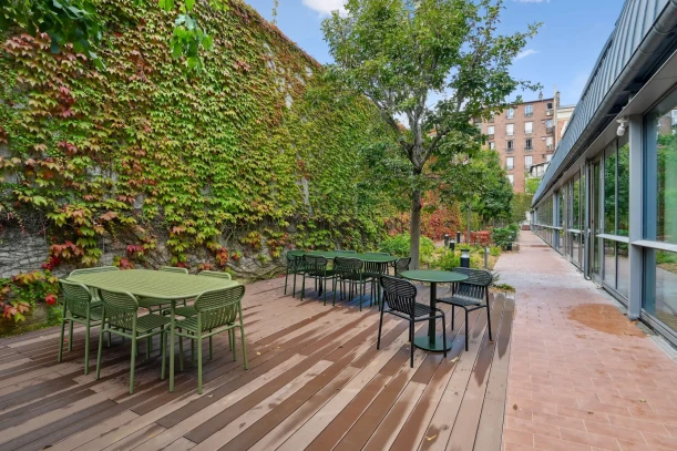 Bureau privé - 92110 - 145 postes - 82650€