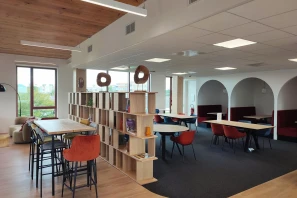 Bureau privé - 35136 - 8 postes - 3400€