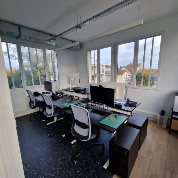 Bureau privé 45 m² 7 postes Coworking Avenue Curti Saint-Maur-des-Fossés 94100 - photo 3