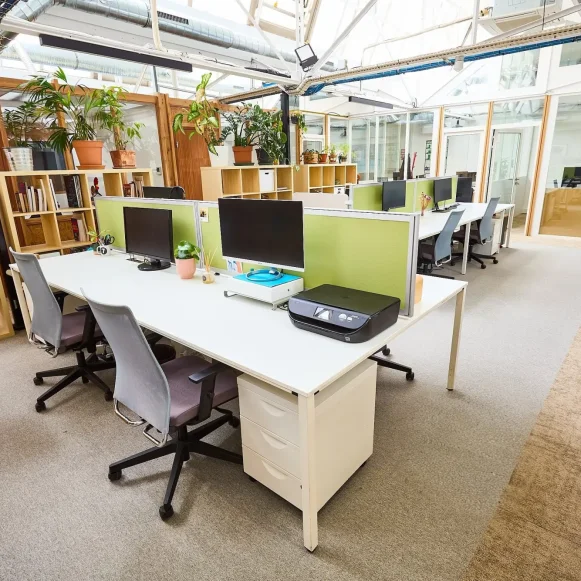 Bureau privé 13 m² 4 postes Location bureau Rue du Chemin Vert Paris 75011 - photo 2