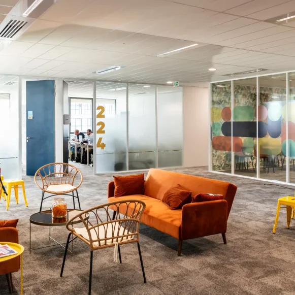 Espace indépendant 720 m² 150 postes Location bureau Rue Antoine Primat Villeurbanne 69100 - photo 2