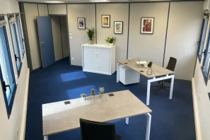 Bureau privé - 38070 - 3 postes - 865€