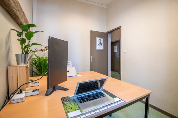 Bureau privé - 84700 - 2 postes - 600€