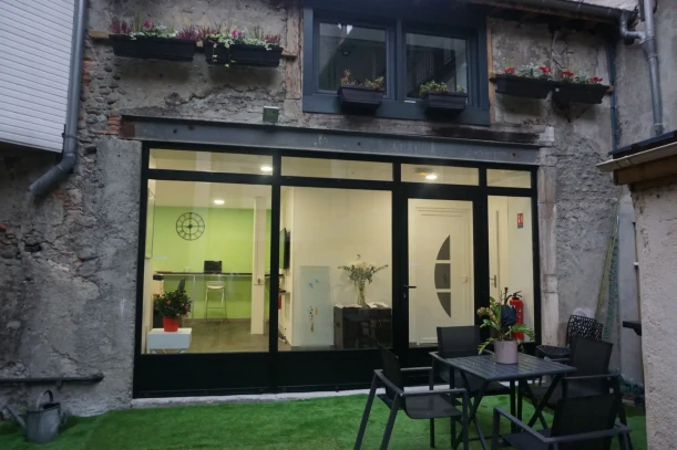 Open Space - 64000 - 1 poste - 120€