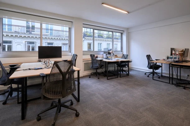 Bureau privé - 75008 - 9 postes - 6210€