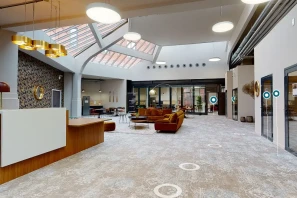 Bureau privé - 06000 - 2 postes - 573€