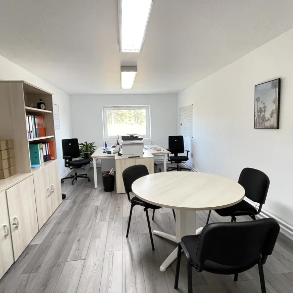 Bureau privé 24 m² 4 postes Location bureau Avenue de l'Espérance Belfort 90000 - photo 1
