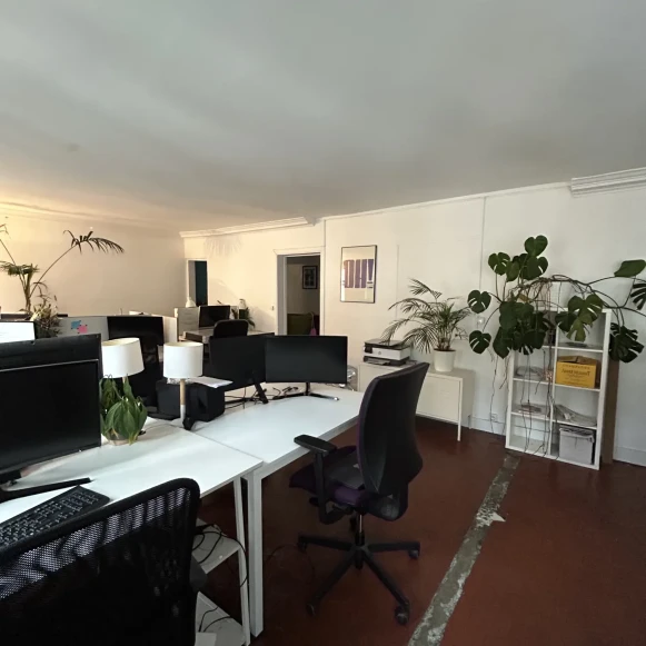 Open Space  5 postes Location bureau Rue Commines Paris 75003 - photo 4