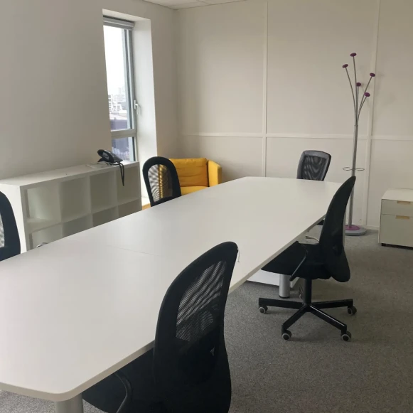 Bureau privé 21 m² 6 postes Coworking Rue René Viviani Nantes 44200 - photo 2