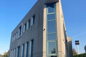 Bureau privé - 38070 - 3 postes - 865€