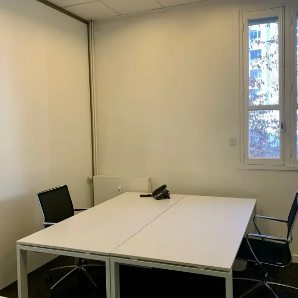 Bureau privé 10 m² 1 poste Location bureau Rue Jacques-Louis Hénon Lyon 69004 - photo 6