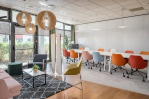 Open Space - 69600 - 15 postes - 218.9€