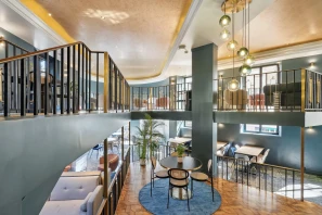 Le Saint-Lazare Place de Clichy