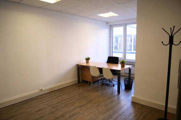Bureau privé - 59800 - 2 postes - 750€
