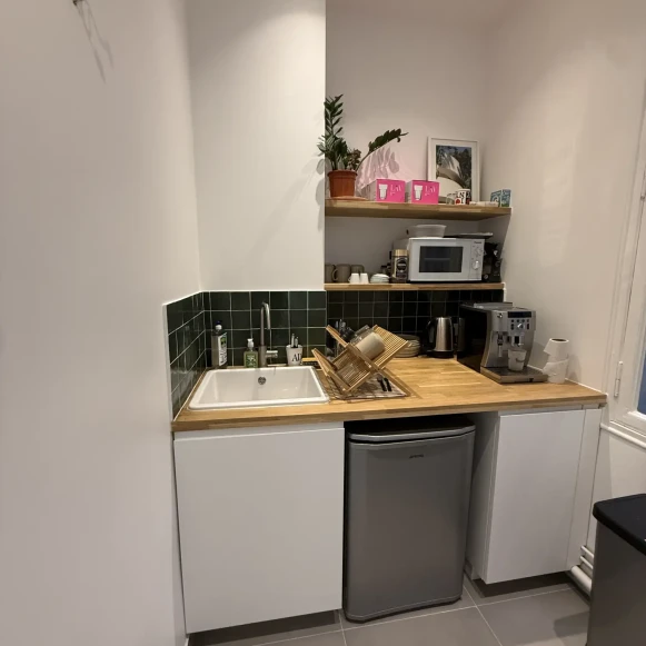 Bureau privé 23 m² 5 postes Coworking Avenue Victor Hugo Paris 75016 - photo 3