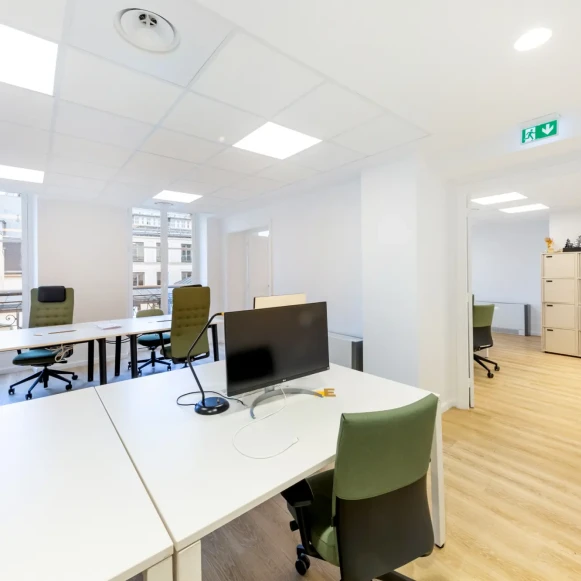 Bureau privé 188 m² 34 postes Location bureau Rue Saint-Fiacre Paris 75002 - photo 1