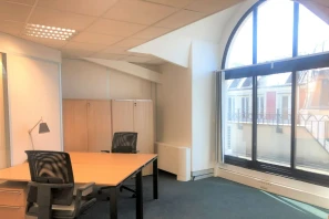 Bureau privé - 75010 - 5 postes - 2850€