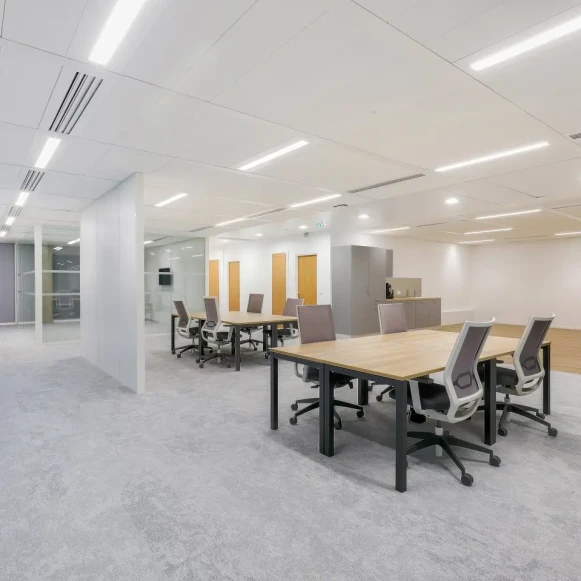 Bureau privé 20 m² 4 postes Coworking Rue Eugène Renault Maisons-Alfort 94700 - photo 1
