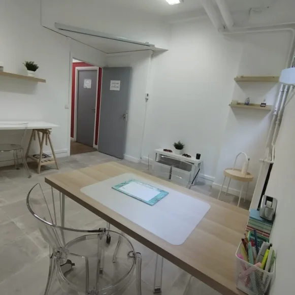 Bureau privé 24 m² 5 postes Coworking Avenue Jean Moulin Montreuil 93100 - photo 2