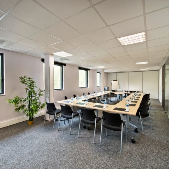 Bureau privé 50 m² 10 postes Location bureau Avenue Général Leclerc Vienne 38200 - photo 2