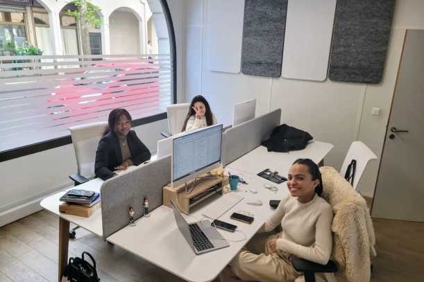 Open Space - 92500 - 4 postes - 330€