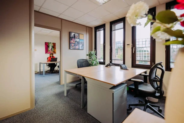 Bureau privé - 31670 - 3 postes - 1280€