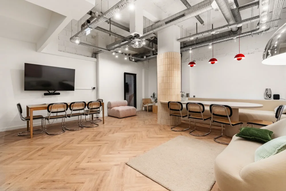 Espace indépendant - 75009 - 24 postes - 13500€